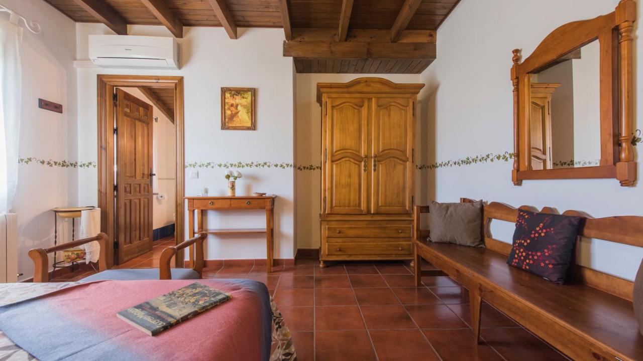 Los Laureles Casa Rural Urda Екстериор снимка