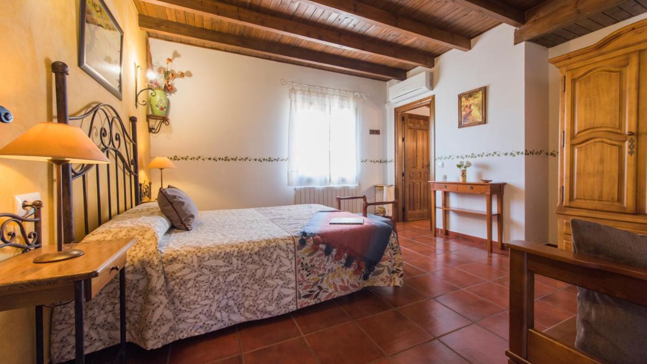 Los Laureles Casa Rural Urda Екстериор снимка
